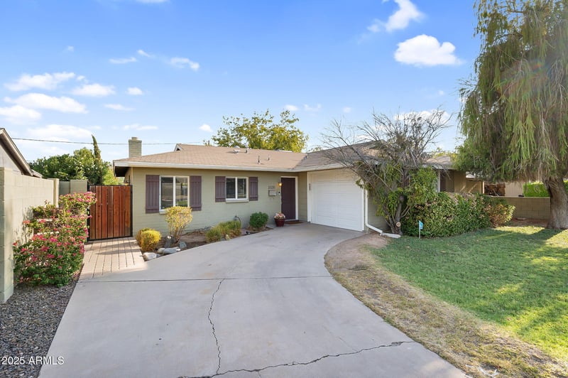 1035 Pierson St, Phoenix, AZ 85014