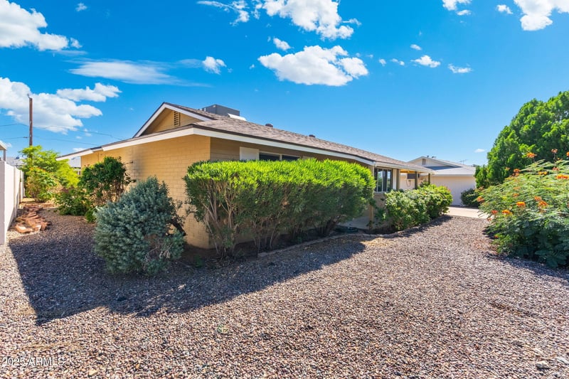 10351 Pinehurst Dr, Sun City, AZ 85351