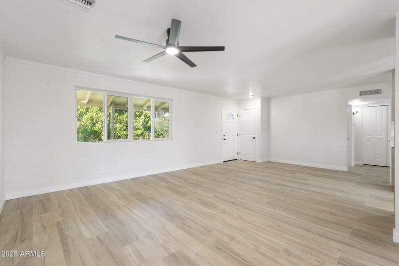 10351 Pinehurst Dr, Sun City, AZ 85351