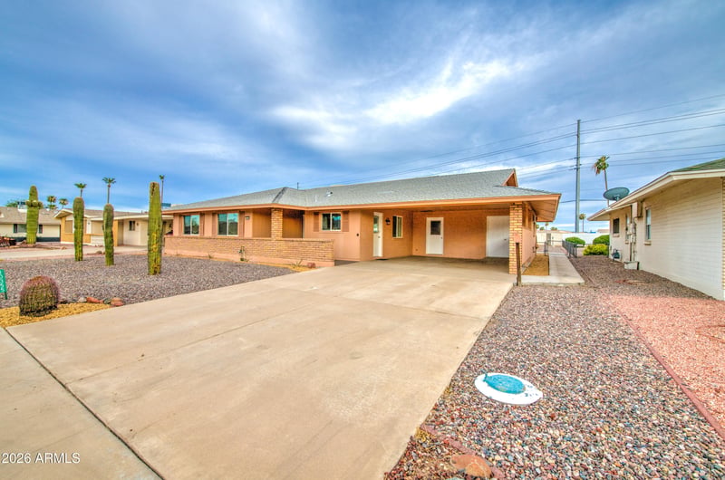 10355 W Caron Dr, Sun City, AZ 85351
