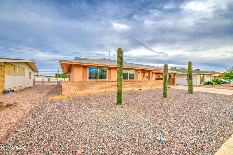 10355 W Caron Dr, Sun City, AZ 85351