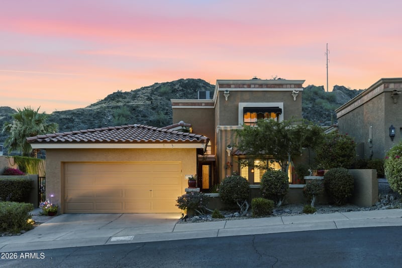 1036 E Shangri La Rd, Phoenix, AZ 85020