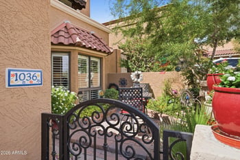 1036 Shangri La Rd, Phoenix, AZ 85020
