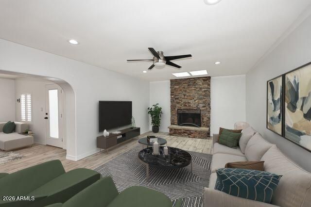 1037 E Acoma Dr, Phoenix, AZ 85022