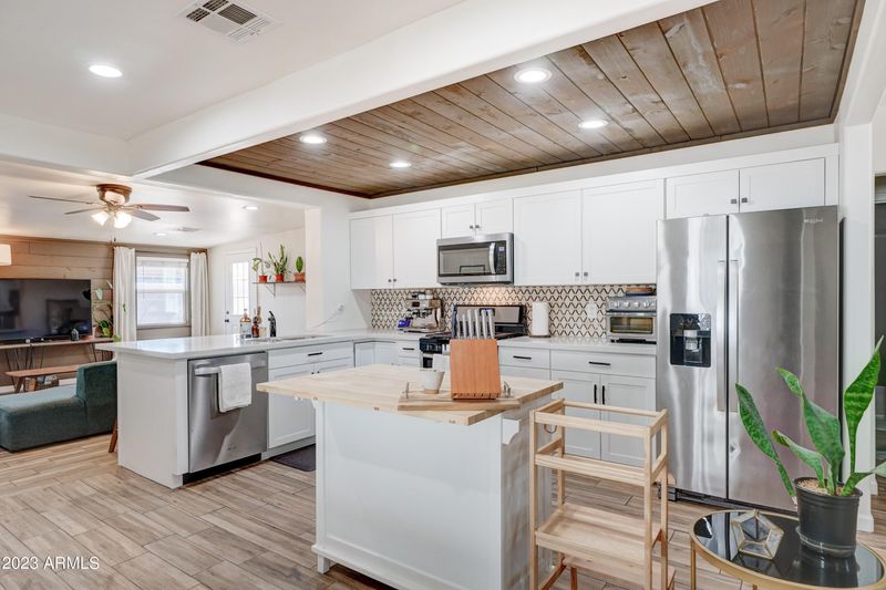 1037 E Indianola Ave, Phoenix, AZ 85014
