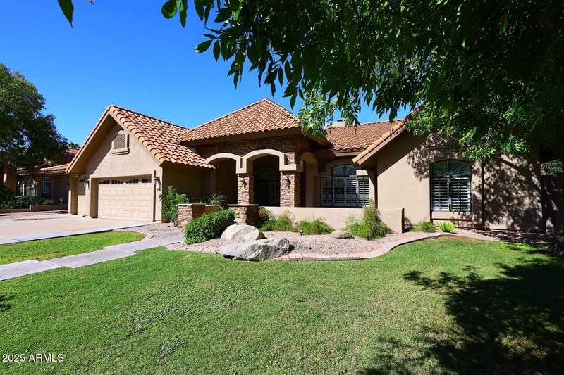 104 Palomino Dr, Tempe, AZ 85284