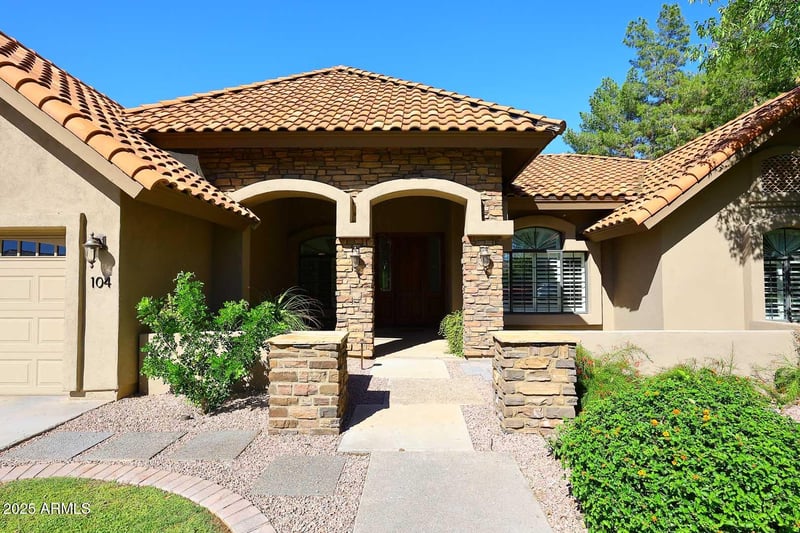 104 Palomino Dr, Tempe, AZ 85284