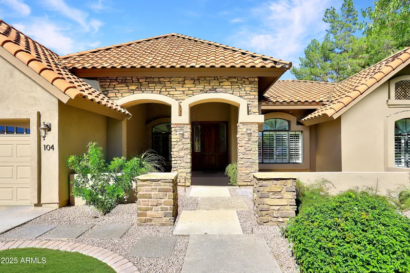 104 Palomino Dr, Tempe, AZ 85284