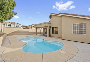 1040 Amberwood Dr, Phoenix, AZ 85048