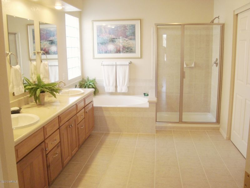 1040 E Baylor Ln, Chandler, AZ 85225