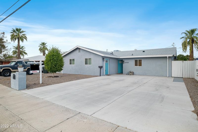 1040 E Highland Ave, Phoenix, AZ 85014
