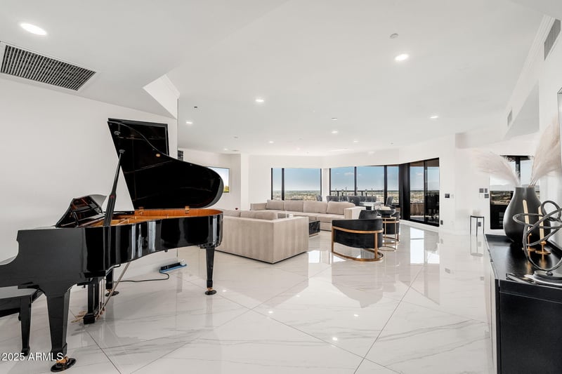 1040 Osborn Rd #1703, Phoenix, AZ 85014