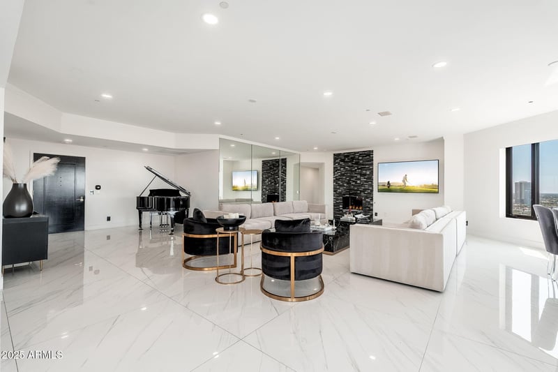 1040 Osborn Rd #1703, Phoenix, AZ 85014