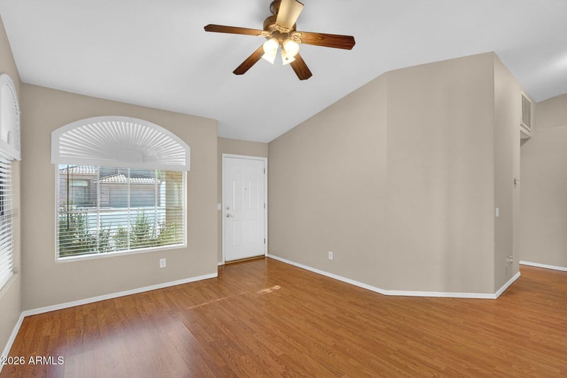1040 Seagull Dr, Chandler, AZ 85286