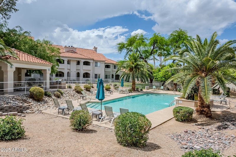 10401 52nd St #205, Paradise Valley, AZ 85253