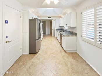 10401 Hutton Dr, Sun, AZ 85351