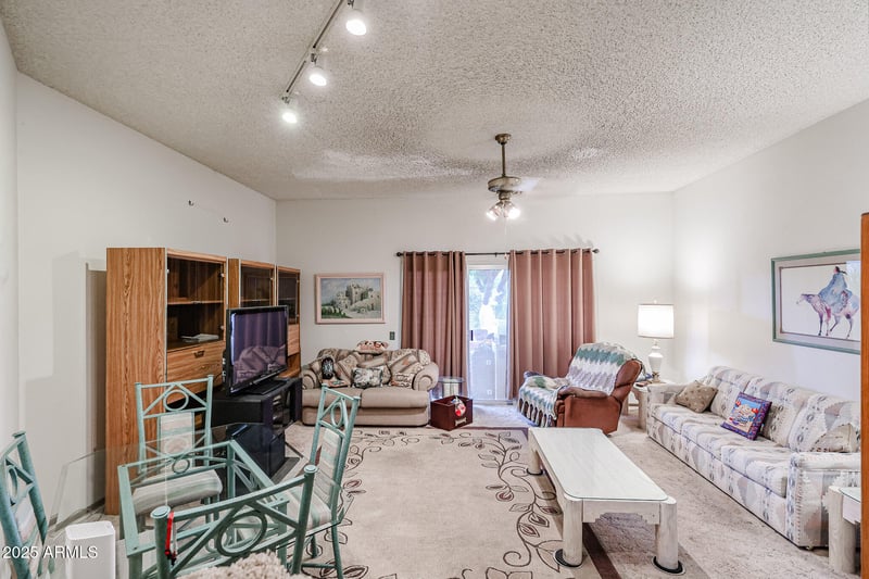 10401 Loma Blanca Dr, Sun City, AZ 85351