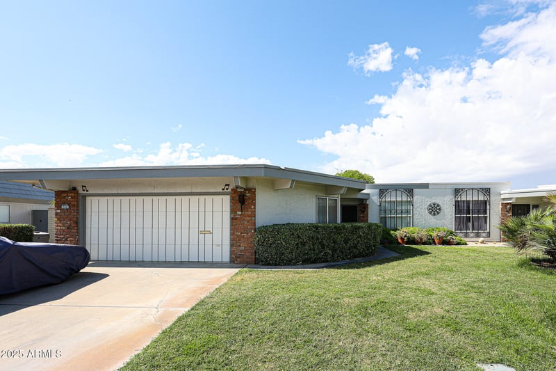 10401 Loma Blanca Dr, Sun City, AZ 85351
