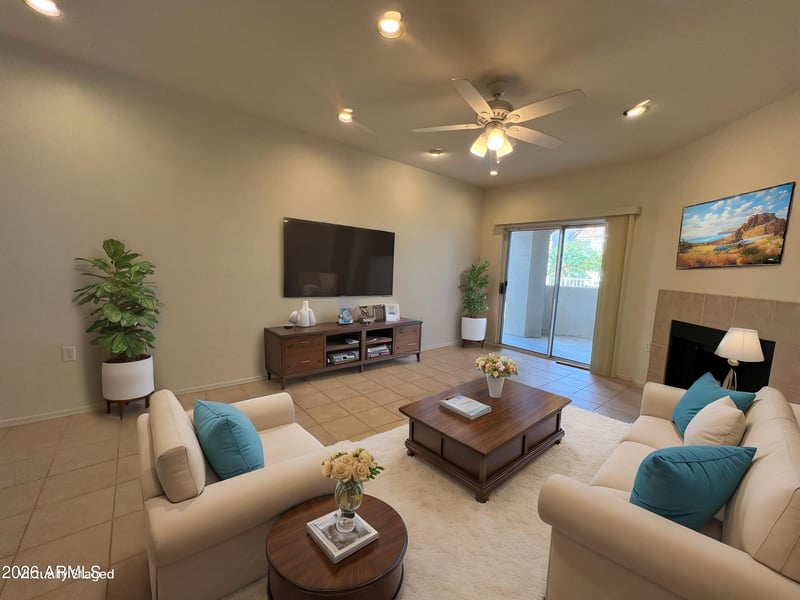 10401 52nd St #124, Paradise Valley, AZ 85253