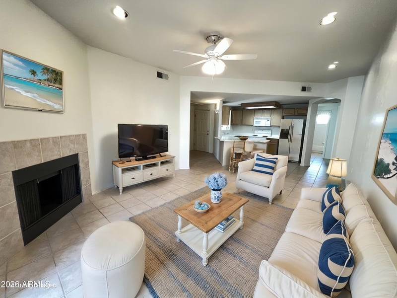 10401 52nd St #124, Paradise Valley, AZ 85253