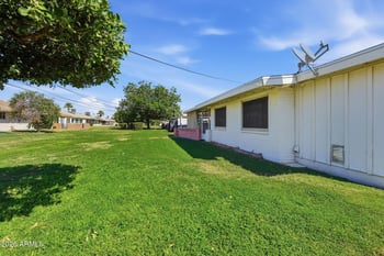 10402 105th Ave, Sun City, AZ 85351