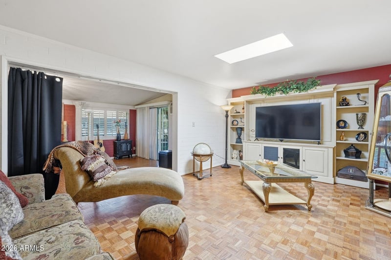 10402 105th Ave, Sun City, AZ 85351