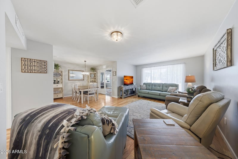 10402 Wininger Cir, Sun City, AZ 85351