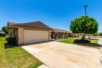 10404 El Capitan Cir, Sun City, AZ 85351