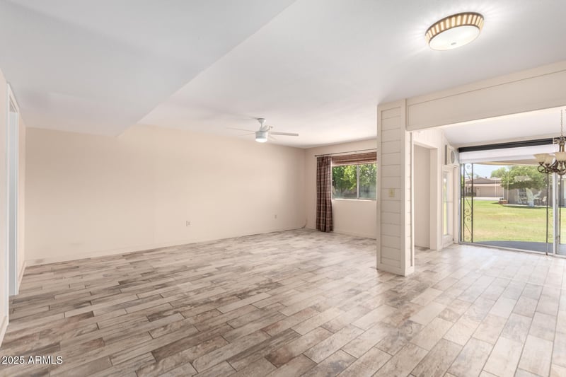 10404 El Capitan Cir, Sun City, AZ 85351