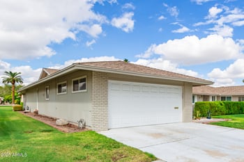 10404 Kingswood Cir, Sun, AZ 85351