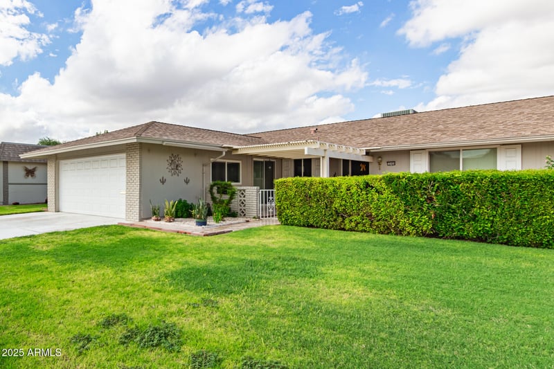 10404 Kingswood Cir, Sun City, AZ 85351