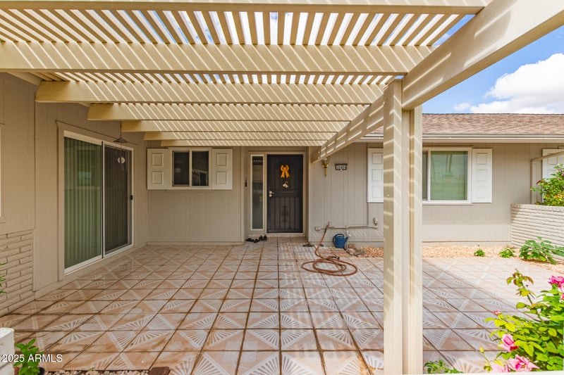 10404 Kingswood Cir, Sun City, AZ 85351