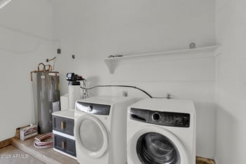 10405 65th Dr, Glendale, AZ 85302