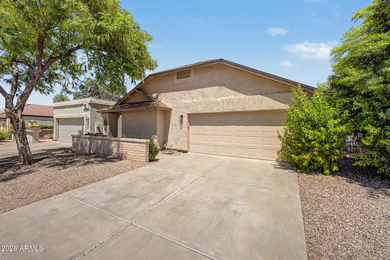 10405 N 65th Dr, Glendale, AZ 85302