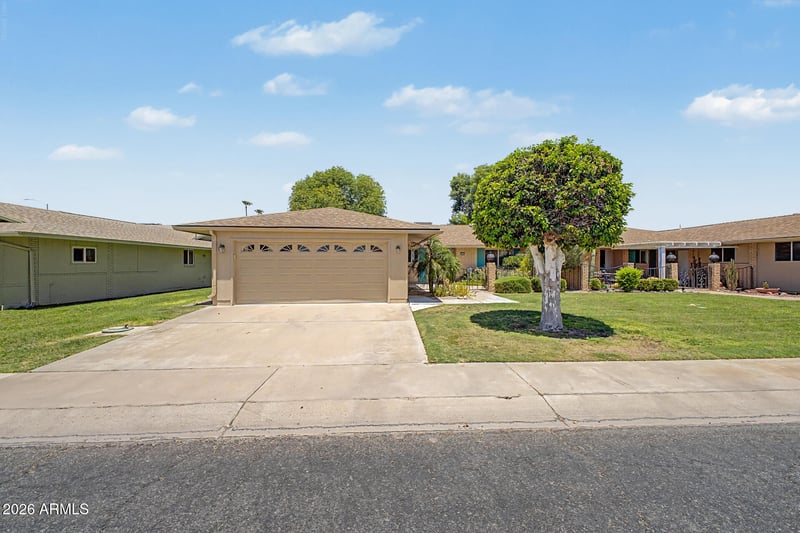 10405 W Saratoga Cir W, Sun City, AZ 85351