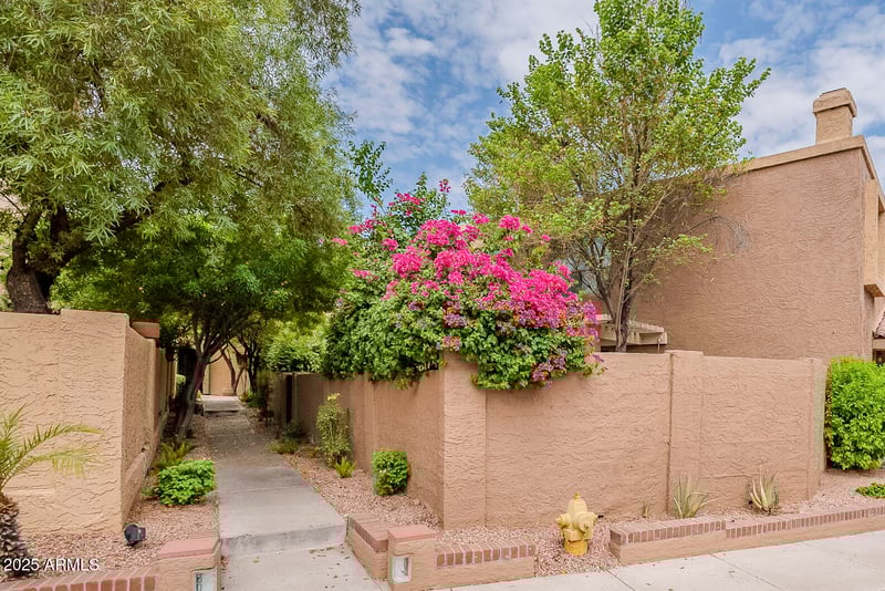 10409 10th St #1, Phoenix, AZ 85020