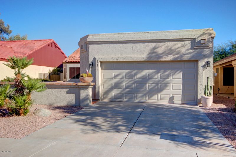 10409 N 65 Dr, Glendale, AZ 85302