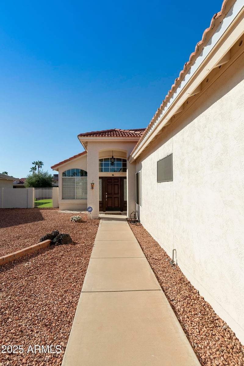 10409 Silvertree Dr, Sun Lakes, AZ 85248