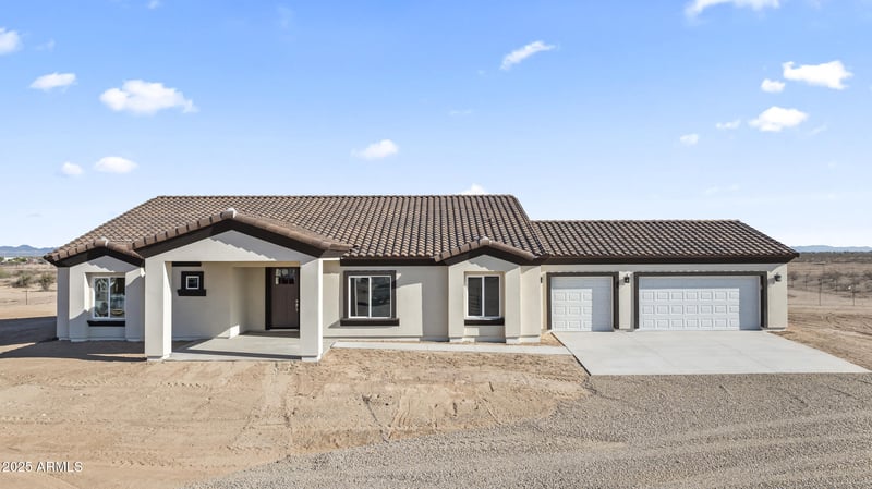 1041 371st Ln, Tonopah, AZ 85354