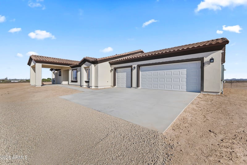 1041 371st Ln, Tonopah, AZ 85354