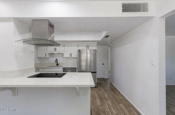 1041 Fairmont Dr, Tempe, AZ 85282