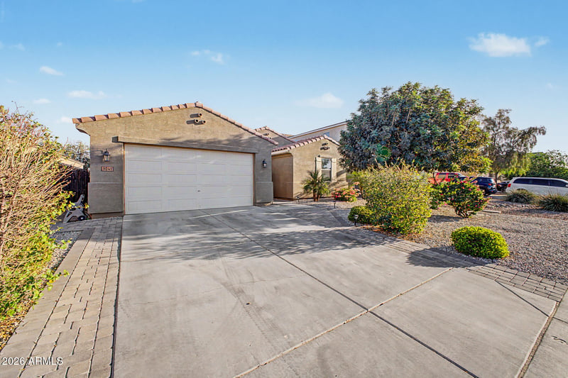 1041 Glen Canyon Dr, San Tan Valley, AZ 85140