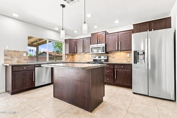 1041 W Kilarea Ave, Mesa, AZ 85210