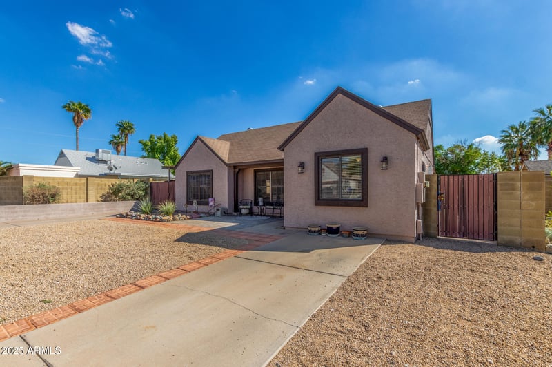 1041 Wickieup Ln, Phoenix, AZ 85024