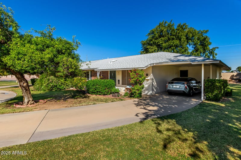 10410 Campana Dr, Sun City, AZ 85351