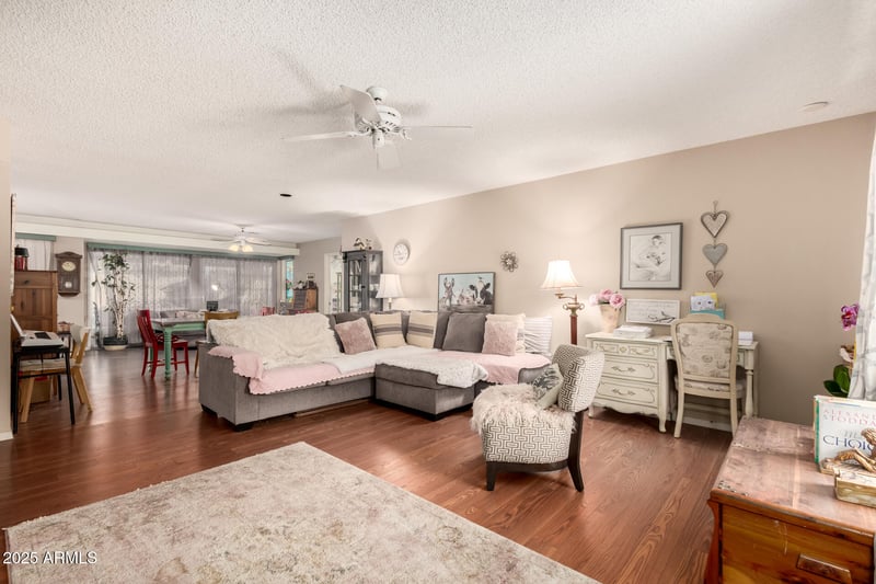 10410 Campana Dr, Sun City, AZ 85351