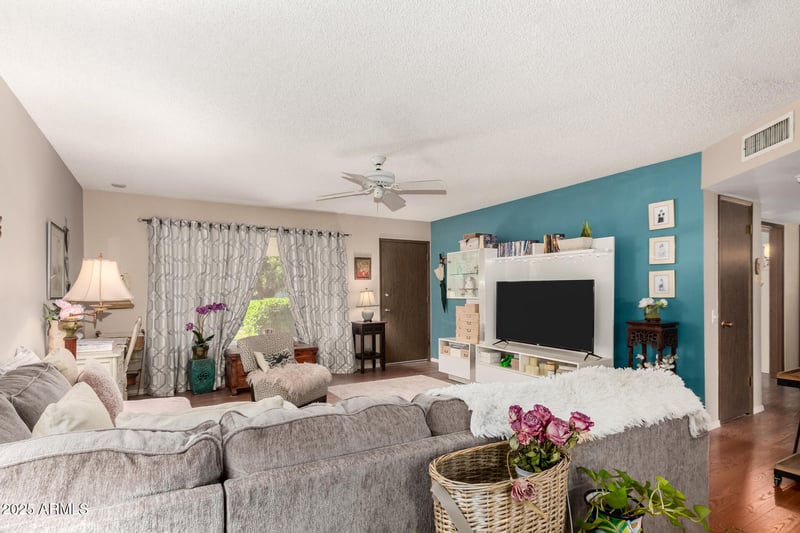 10410 Campana Dr, Sun City, AZ 85351