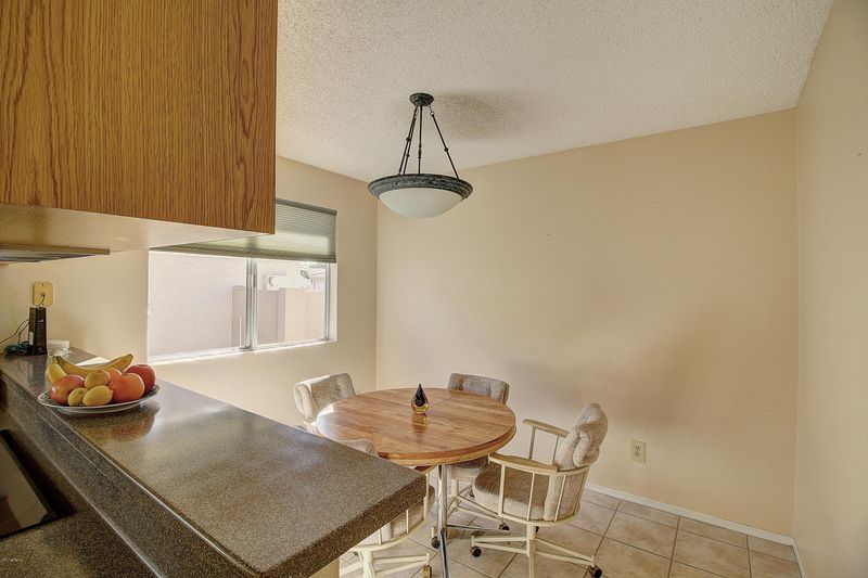 10410 E Flintlock Dr, Sun Lakes, AZ 85248