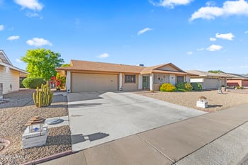 10410 Floriade Dr, Sun City, AZ 85351