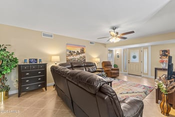 10410 Floriade Dr, Sun City, AZ 85351